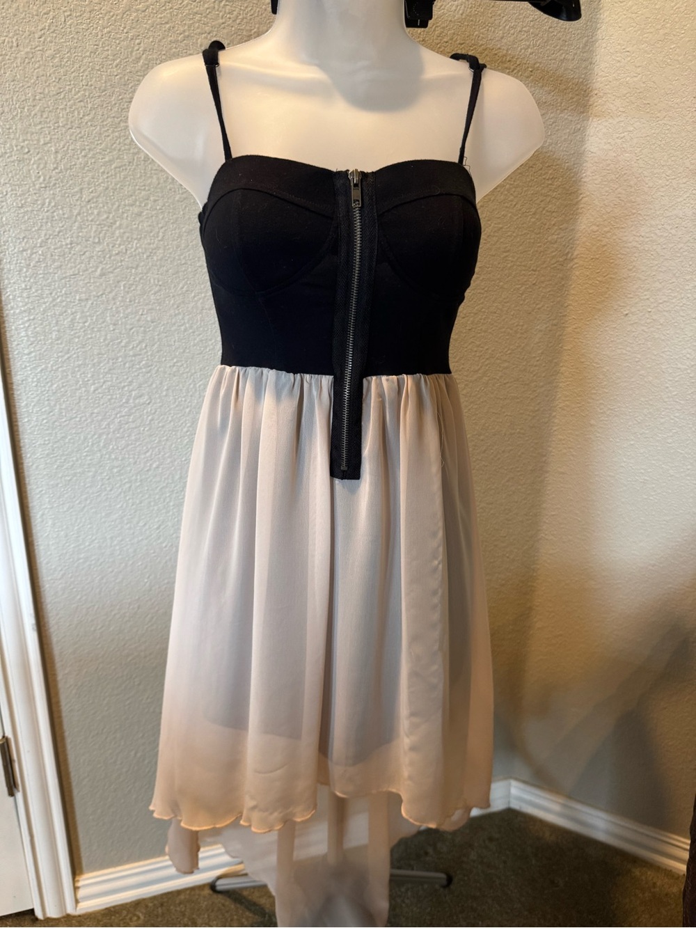 Material Girl Black Bodice Cream Chiffon Mini Dress Sz S
